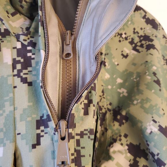 US Navy Working Uniform NWU Type III Parka Medium X-Long AOR2 12/19 - Picture 7 of 14